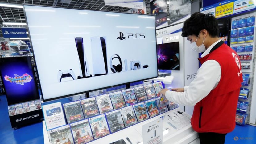 Sony Q1 profit tumbles as movie business disappoints  