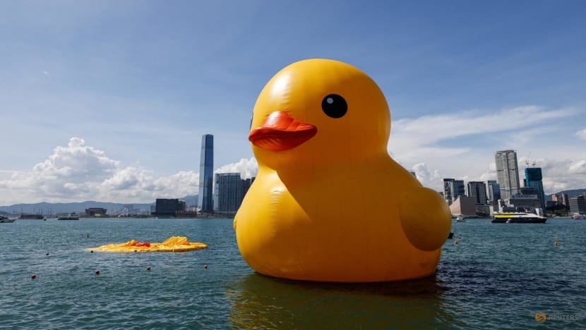 Giant rubber duck deflated due to Hong Kong's baking heat