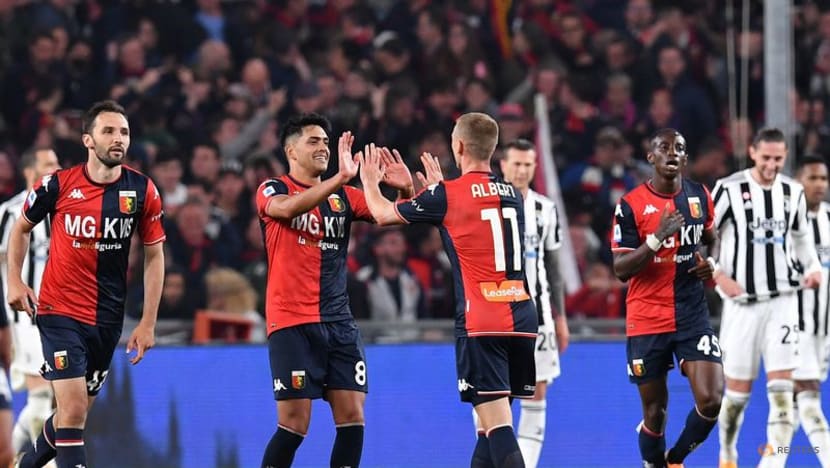 Juve's Serie A title hopes ended by 2-1 loss at Genoa