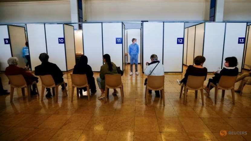 French COVID-19 cases near 30,000 as vaccinations top 5 million French COVID-19 cases near 30,000 as vaccinations top 5 million
