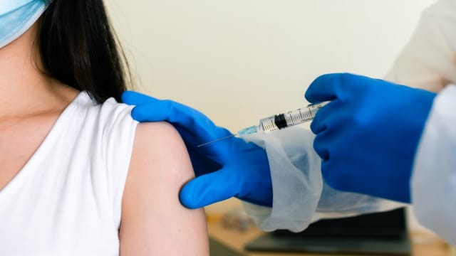 拜登政府再次寻求恢复强制公务员接种冠病疫苗的政令