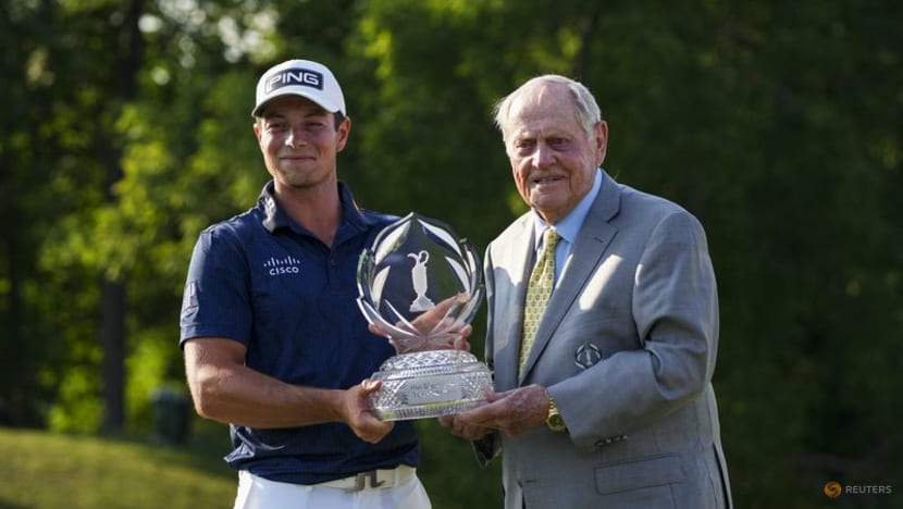 Hovland caddies for former team mate day after Memorial triumph