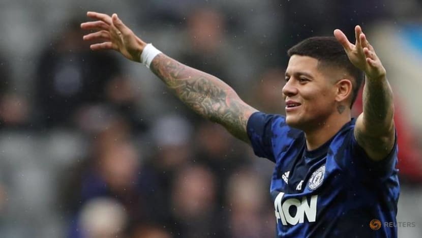 Soccer-Rojo leaves Man Utd to sign for Boca Juniors Soccer-Rojo leaves Man Utd to sign for Boca Juniors
