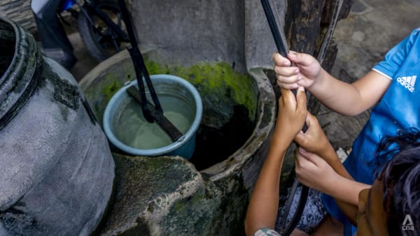 Jakarta people are digging their own wells for water, but this makes the city sink faster