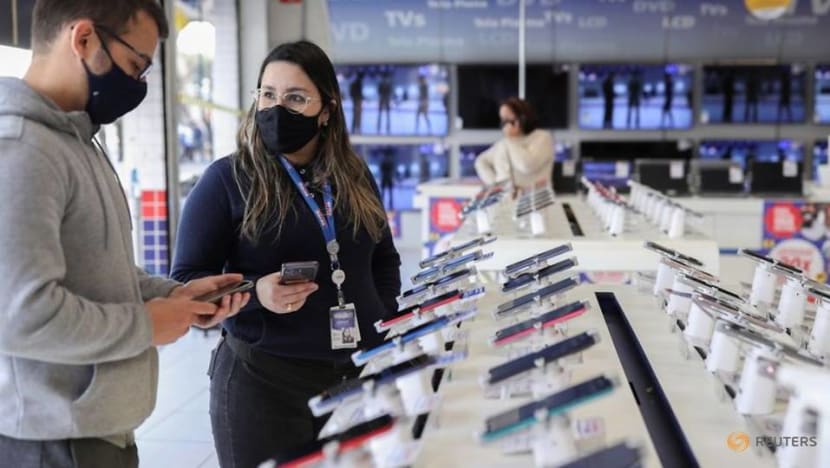 Brazil retailers hunt for M&A deals to compete for e-commerce dominance Brazil retailers hunt for M&A deals to compete for e-commerce dominance