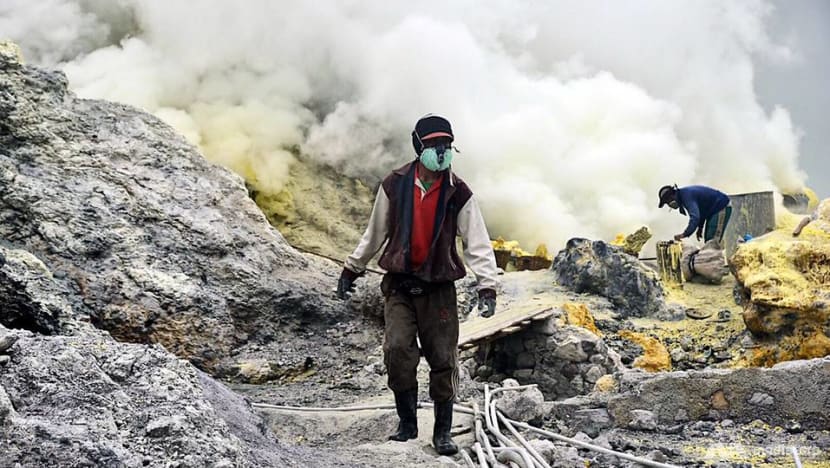 Asia’s Toughest Jobs: The fire and brimstone miners of Ijen Crater