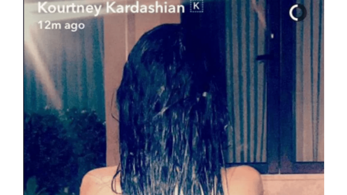 Kourtney Kardashian Posts Naked Snapchat 8days