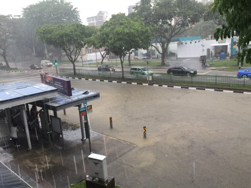 Flash floods hit parts of S’pore for second day in a row Flash floods hit parts of S’pore for second day in a row