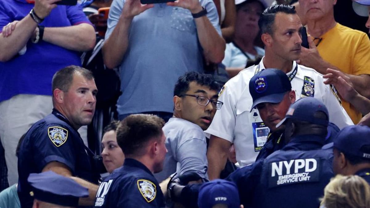 US Open beefs up security after protesters stop match US Open beefs up security after protesters stop match