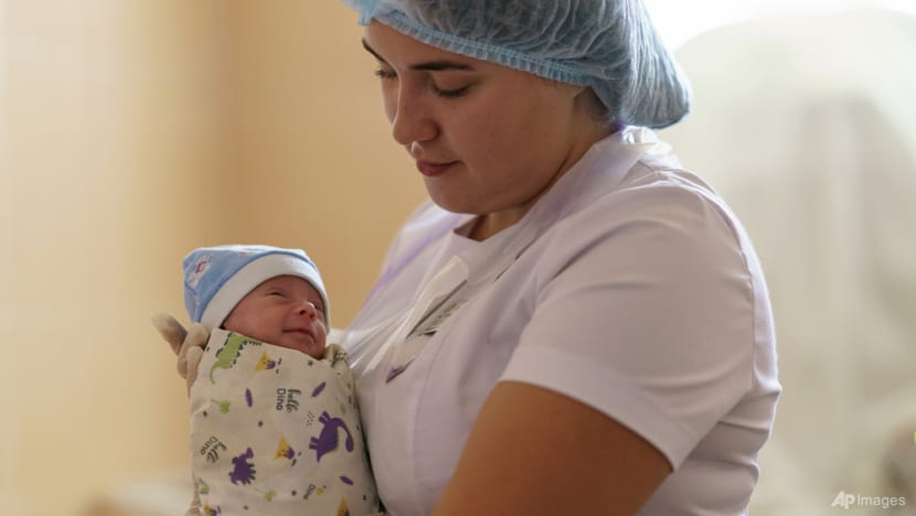 On Ukraine’s front line, a fight to save premature babies On Ukraine’s front line, a fight to save premature babies