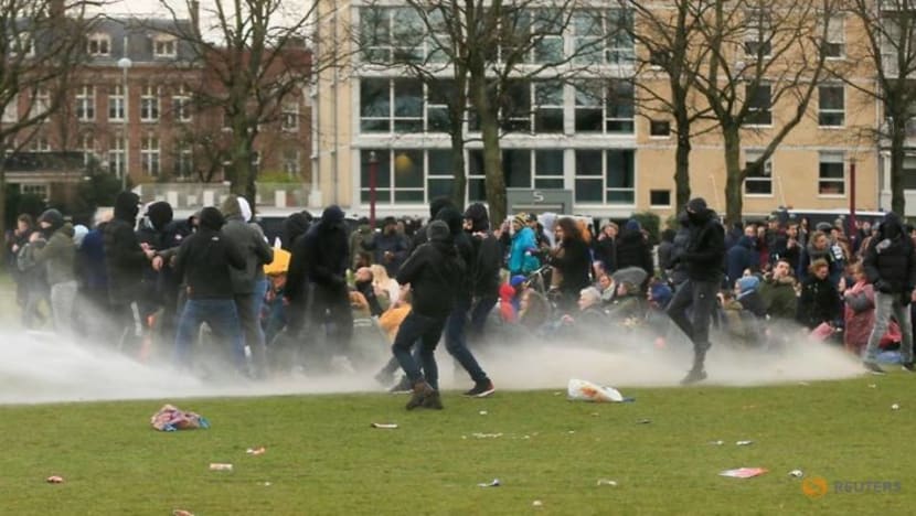 Dutch police detain 240 nationwide as anti-lockdown protests turn violent Dutch police detain 240 nationwide as anti-lockdown protests turn violent