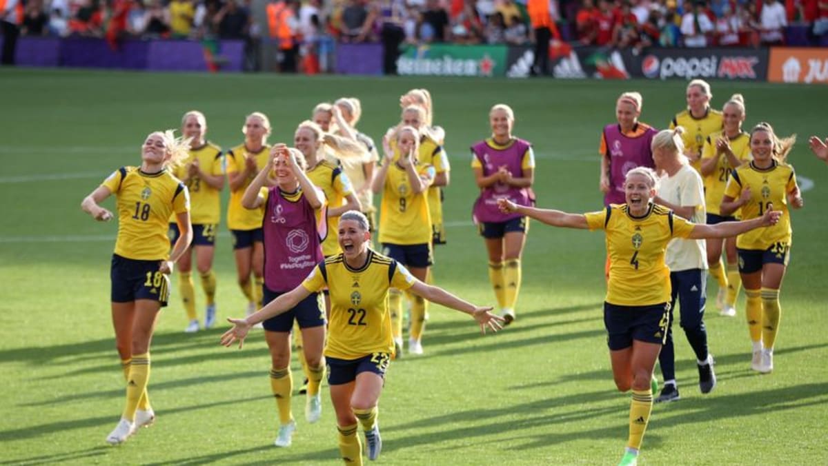 Cinco estrelas da Suécia avançam para as quartas, enquanto lances de bola parada afundam Portugal