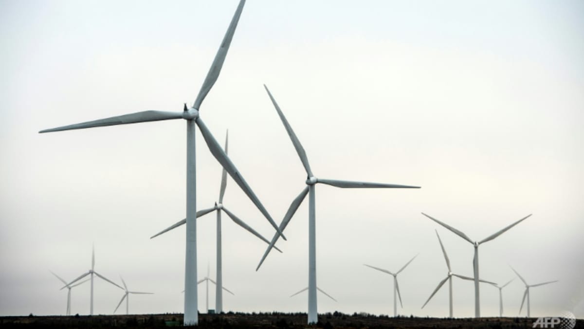 UK lagging in switch to green energy, study warns CNA