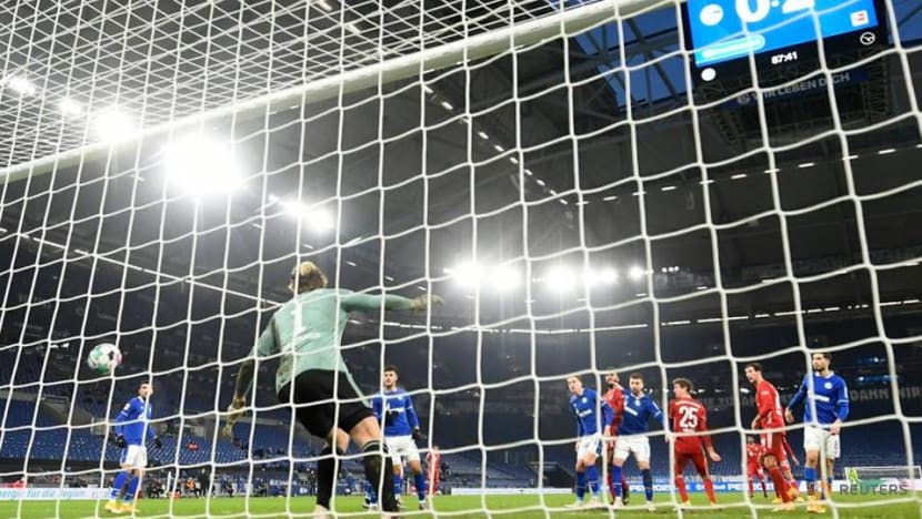 Bayern crush Schalke 4-0 to go seven points clear Bayern crush Schalke 4-0 to go seven points clear