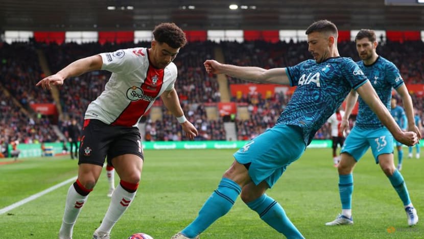 Tottenham squander points in top-four race, Leeds out of bottom three Tottenham squander points in top-four race, Leeds out of bottom three