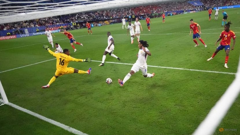 إسبانيا تفوز على فرنسا 2-1 لتحجز مكانها في نهائي يورو 2024