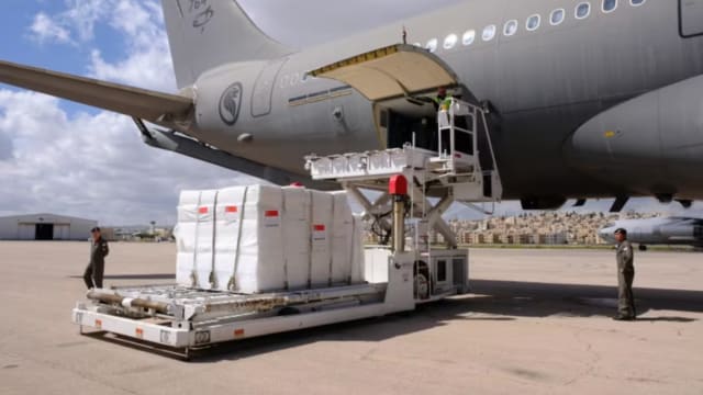 我国救援物资运抵约旦 将分批空投到卡萨境内