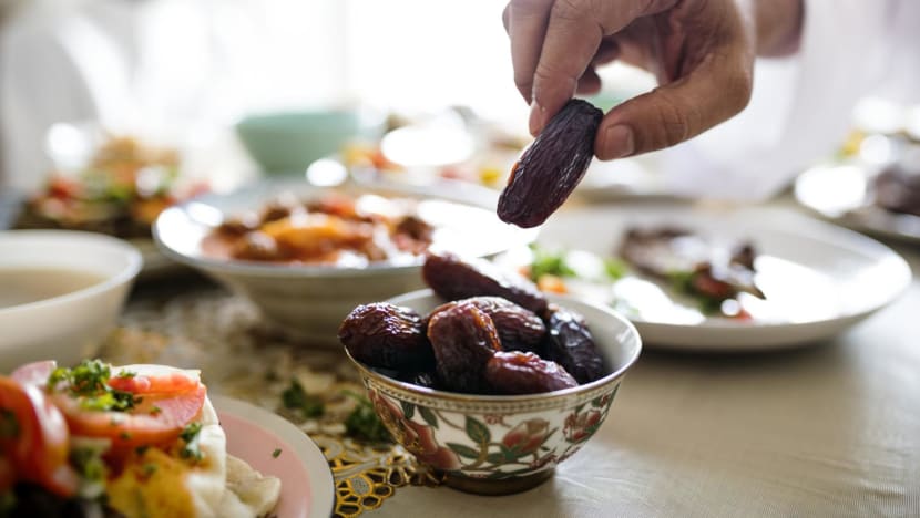 Tip menu sehat dari ahli gizi agar tetap fit selama berpuasa Ramadan