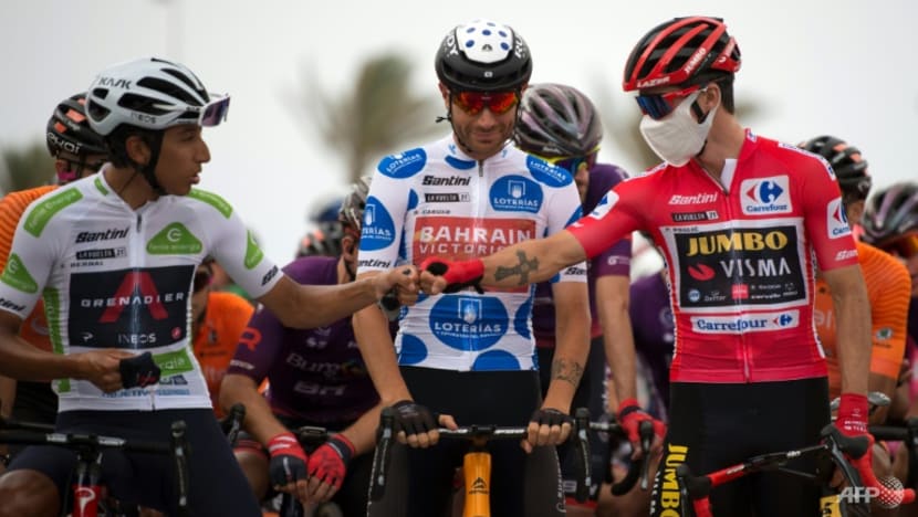 Cycling: Roglic falls off bike and loses red jersey as Storer takes stage Cycling: Roglic falls off bike and loses red jersey as Storer takes stage