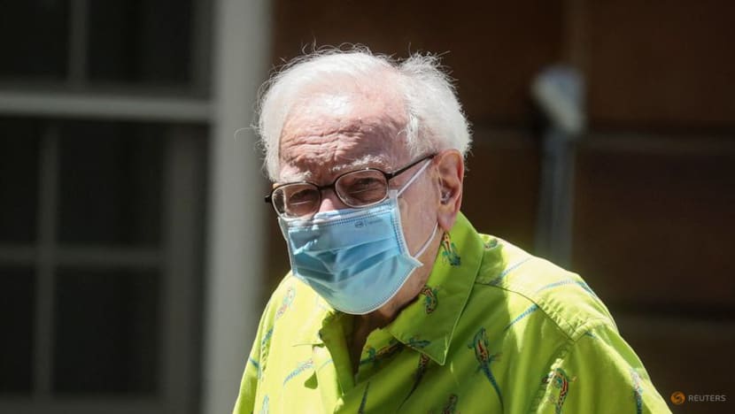 Buffett's Berkshire boosts stakes in Japan's five biggest trading houses Buffett's Berkshire boosts stakes in Japan's five biggest trading houses