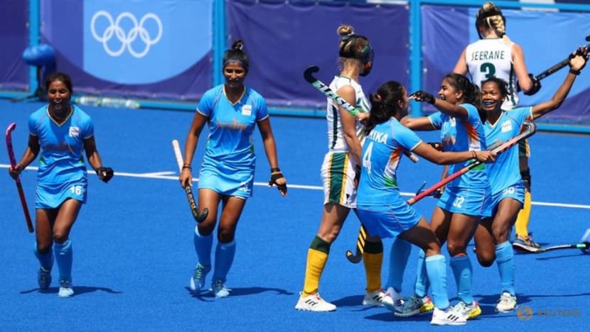 Olympics-Hockey-Britain, India reach women's quarters, debutants Ireland out Olympics-Hockey-Britain, India reach women's quarters, debutants Ireland out