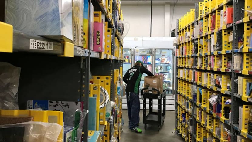 Commentary: The worker in the US is getting poorer while working harder Commentary: The worker in the US is getting poorer while working harder