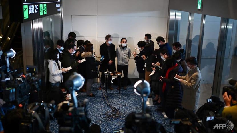 Japanese evacuated from Wuhan describe fear in virus epicentre