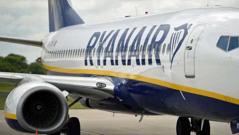 Ryanair to shut Frankfurt hub after pilots refuse pay cuts Ryanair to shut Frankfurt hub after pilots refuse pay cuts