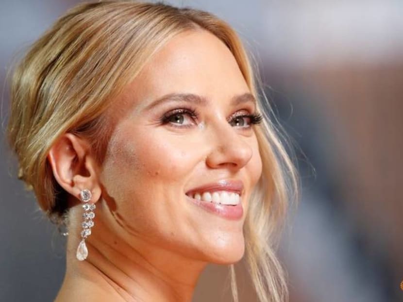 Scarlett Johansson ties knot with comedian Colin Jost Scarlett Johansson ties knot with comedian Colin Jost