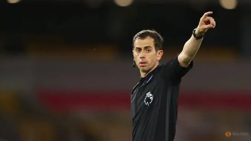 Bola sepak England: Pemain dilayang kad penalti jika sengaja batuk ke arah lawan, pengadil