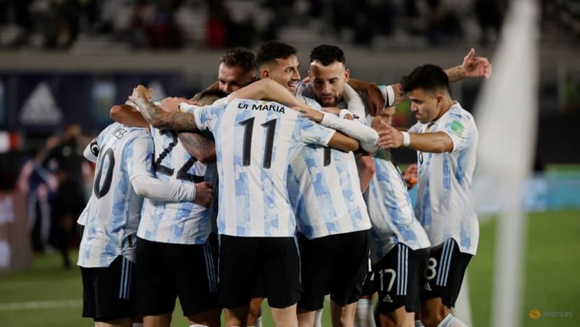 Football:
Messi overtakes Pele with hat-trick as Argentina beat Bolivia Football:
Messi overtakes Pele with hat-trick as Argentina beat Bolivia