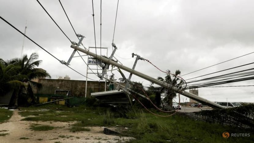 Hurricane Delta's winds topple gear, disrupt US oil refineries Hurricane Delta's winds topple gear, disrupt US oil refineries