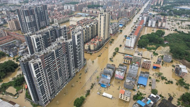 广东省暴雨夺四命 11万人被疏散