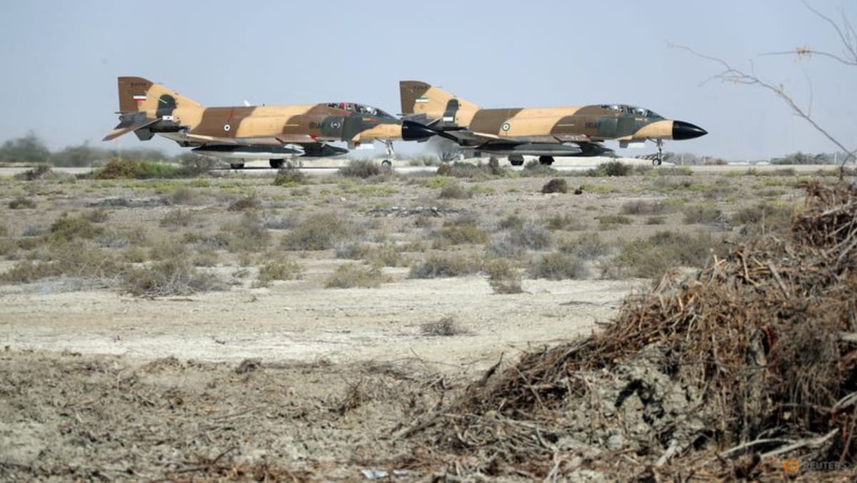 Iran mengatakan telah memperingatkan drone AS di dekat latihan Teluknya