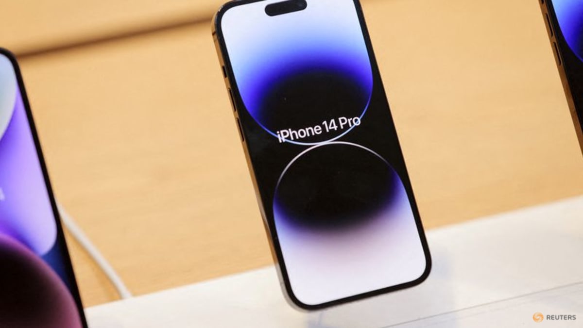 Apple's weak iPhone sales drive first profit miss since 2016