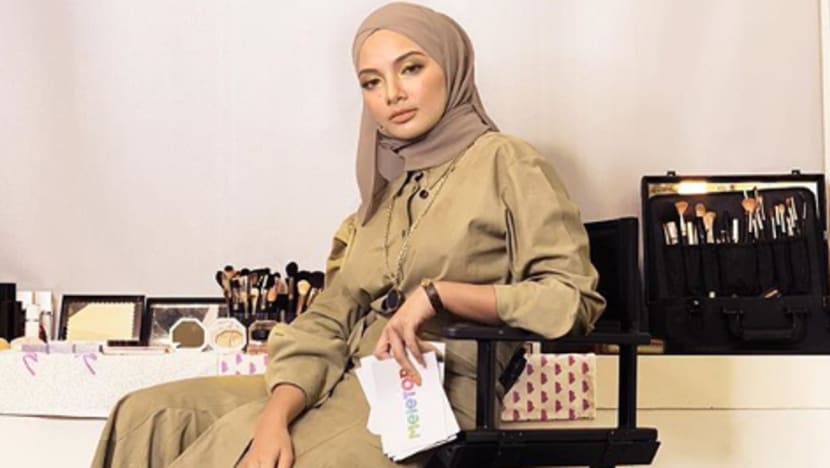 Neelofa bersyukur isu visa selesai, selamat berlepas ke Jeddah