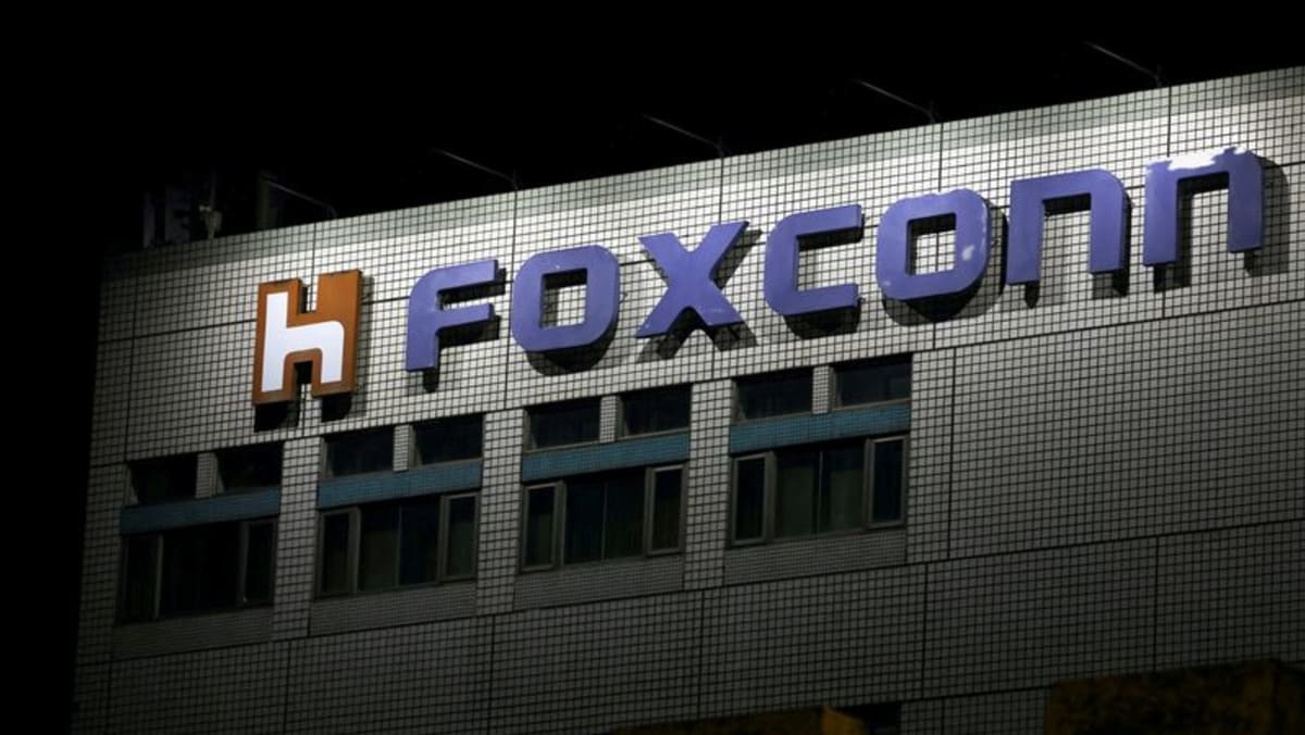 Pemasok Apple Foxconn berencana menambah empat kali lipat tenaga kerja di pabrik India: Sumber