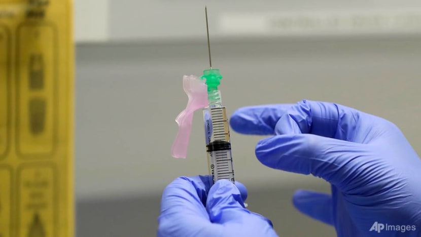 UK researchers aim to infect volunteers to study COVID-19 exposure UK researchers aim to infect volunteers to study COVID-19 exposure