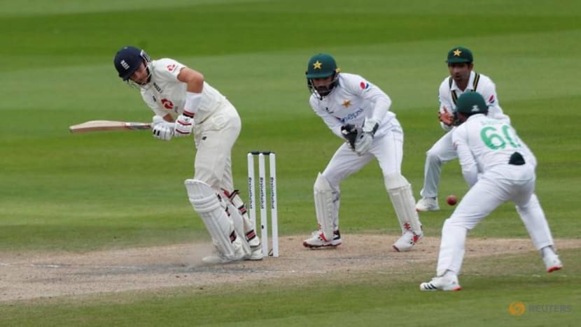 Woakes and Buttler propel England to unlikely win over Pakistan Woakes and Buttler propel England to unlikely win over Pakistan