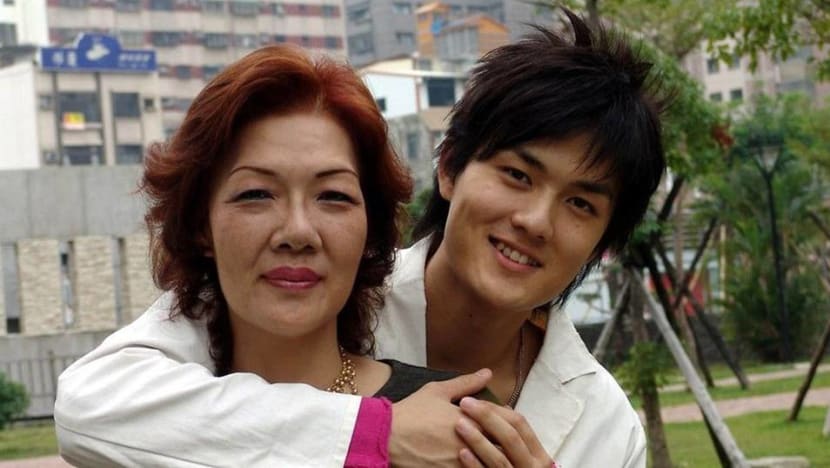 Kenji Wu's mother passes away