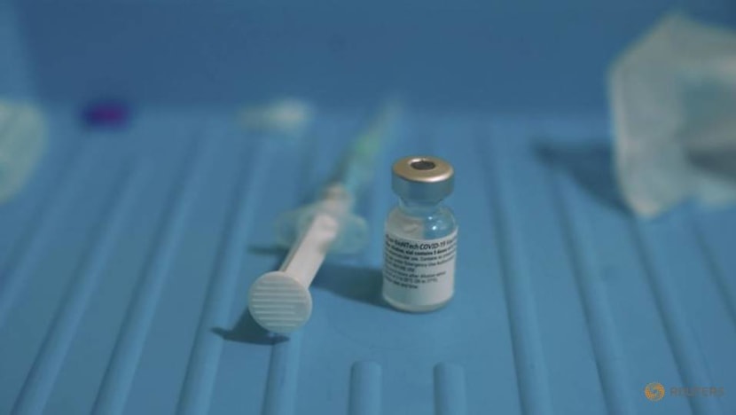 Pfizer COVID-19 vaccine data wins backing of US FDA staff, authorisation nears Pfizer COVID-19 vaccine data wins backing of US FDA staff, authorisation nears