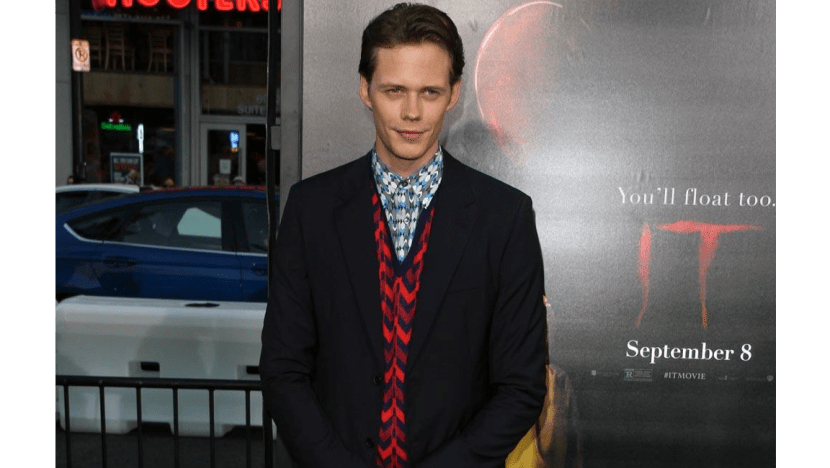 Bill Skarsgard and Maika Monroe's on-screen chemistry Bill Skarsgard and Maika Monroe's on-screen chemistry