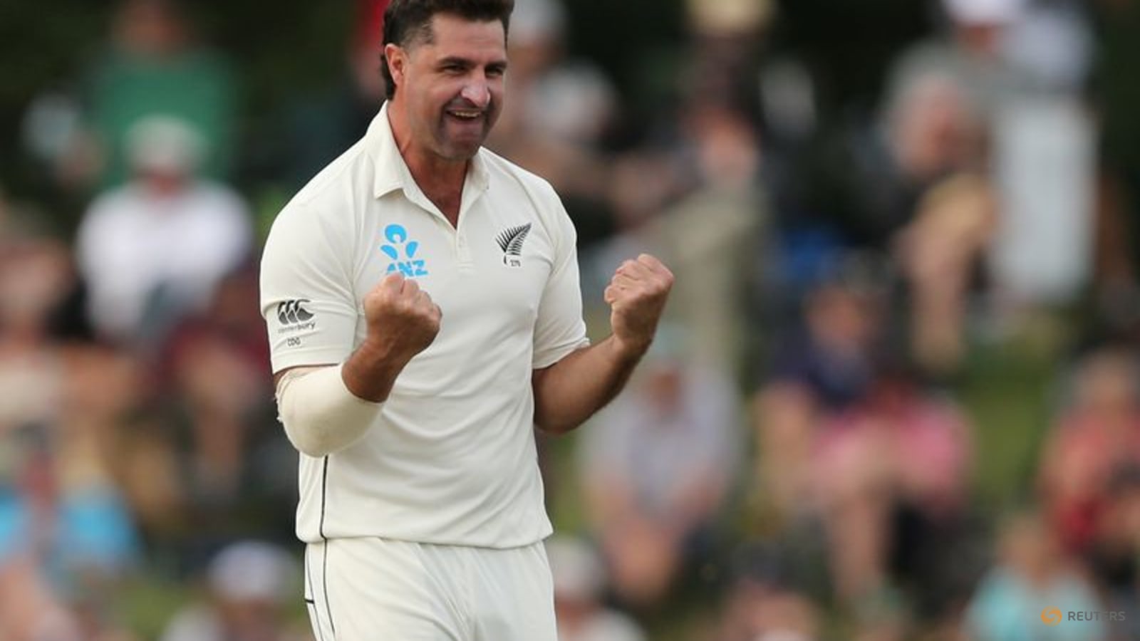 New Zealand's De Grandhomme out of England tests with heel injury thumbnail