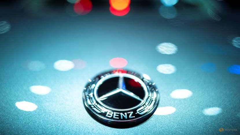 Mercedes-Benz and Microsoft collaborate on supply chain data platform