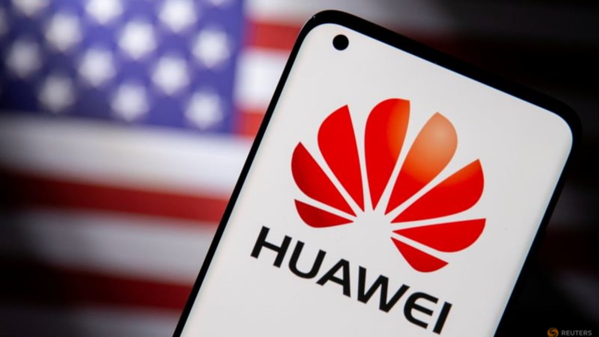 Biden menandatangani undang-undang untuk memperketat pembatasan AS pada Huawei, ZTE
