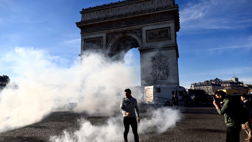 Police fire tear gas as 'Freedom Convoy' protesting against COVID-19 curbs enters Paris Police fire tear gas as 'Freedom Convoy' protesting against COVID-19 curbs enters Paris