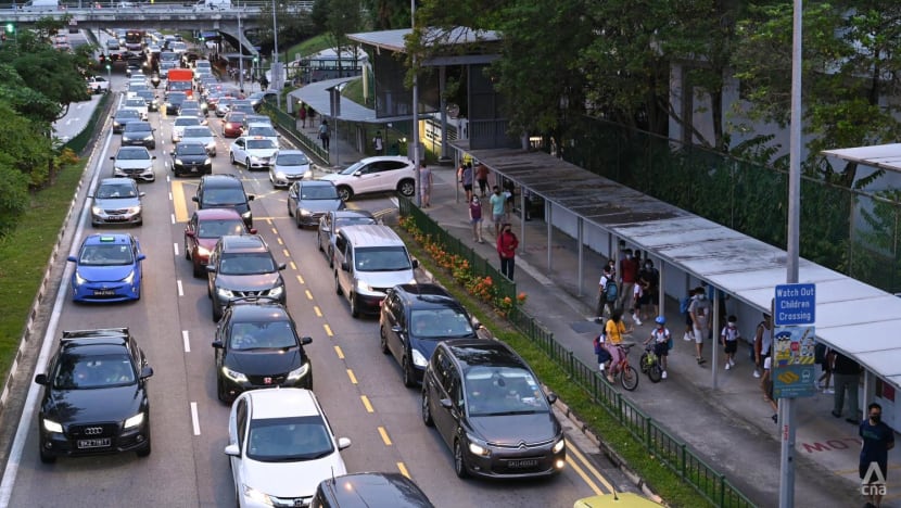 Morning school run woes: Frustrated parents say traffic jams, queue-cutting are a daily affair Morning school run woes: Frustrated parents say traffic jams, queue-cutting are a daily affair