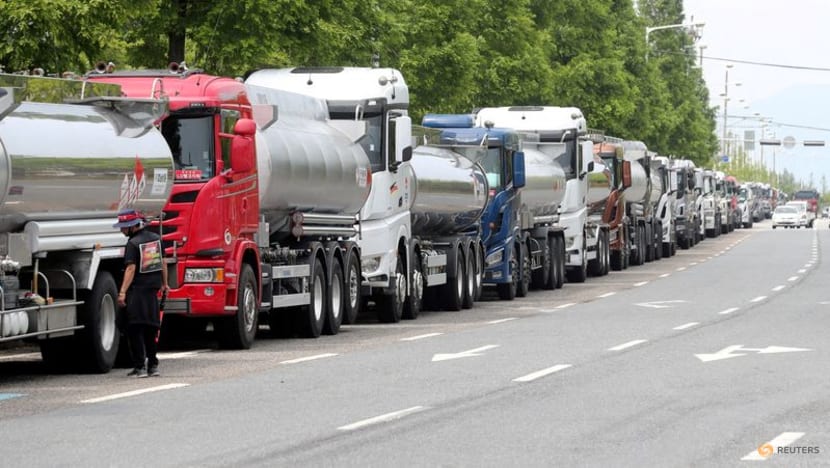 South Korea trucker strike enters 7th day as economy faces risks South Korea trucker strike enters 7th day as economy faces risks