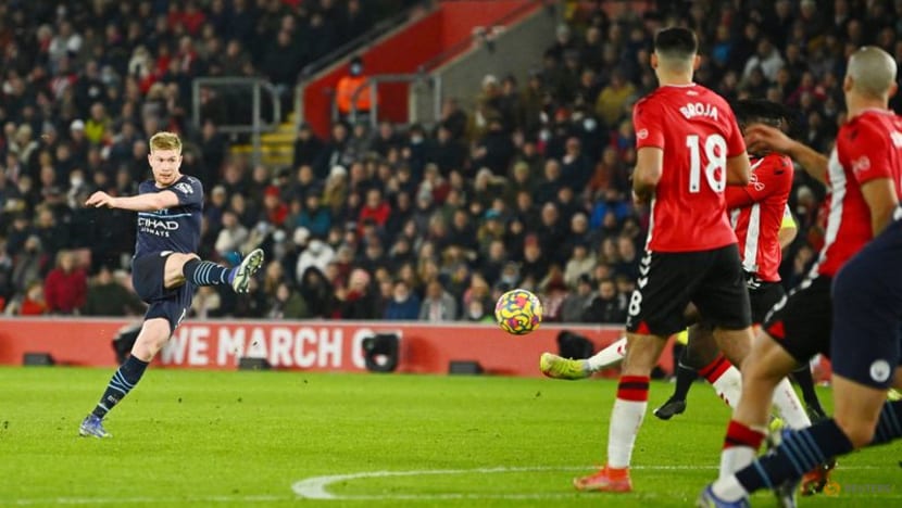 Man City held at Southampton as winning run ends