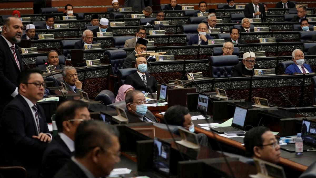 Malaysia GE2022 Pakatan, BN leaders meet as 2pm deadline looms TODAY